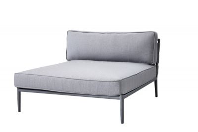 Graues Conic AirTouch Daybed Modul von Cane-Line für den Außenbereich. Gartenmöbel mit Polster.